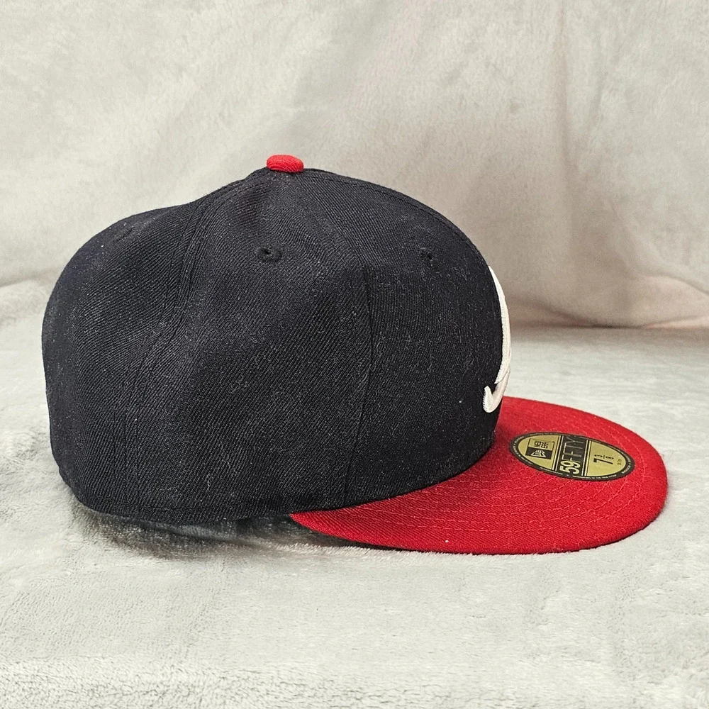 New Era 59FIFTY Atlanta Braves On-Field Fitted Cap Size 7 3/8 Navy Red MLB Hat